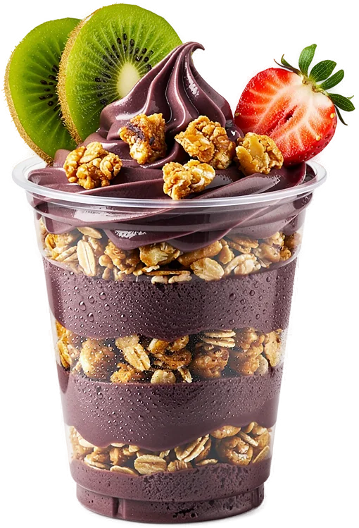 Copo de açaí em camadas com granola, coberto com kiwi, morango e granola